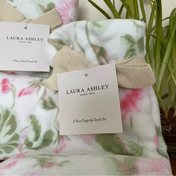 Laura Ashley Morning Gloria - Picture 3 of 6